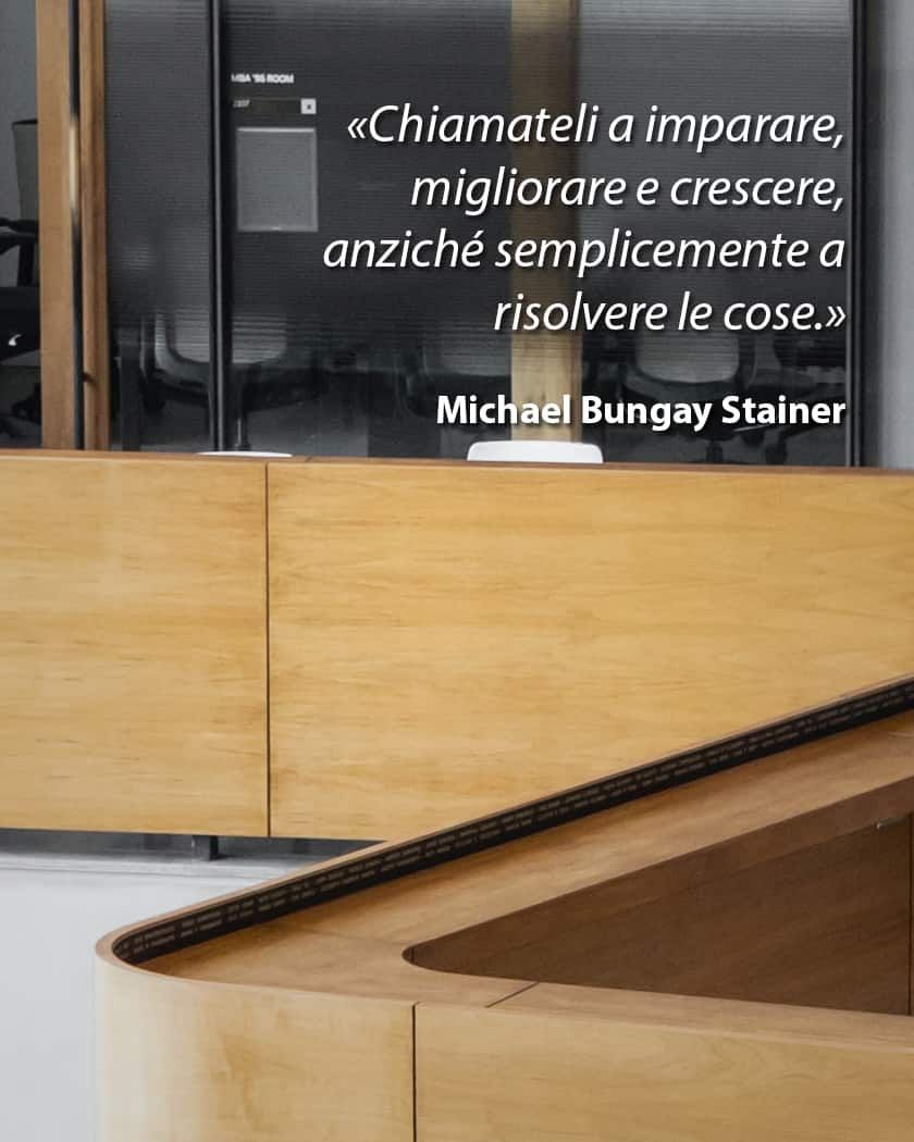 Unisci coaching e PNL nella tua professione con MACIA, il percorso che ti guida passo dopo passo con tecniche pratiche e strategie di marketing.