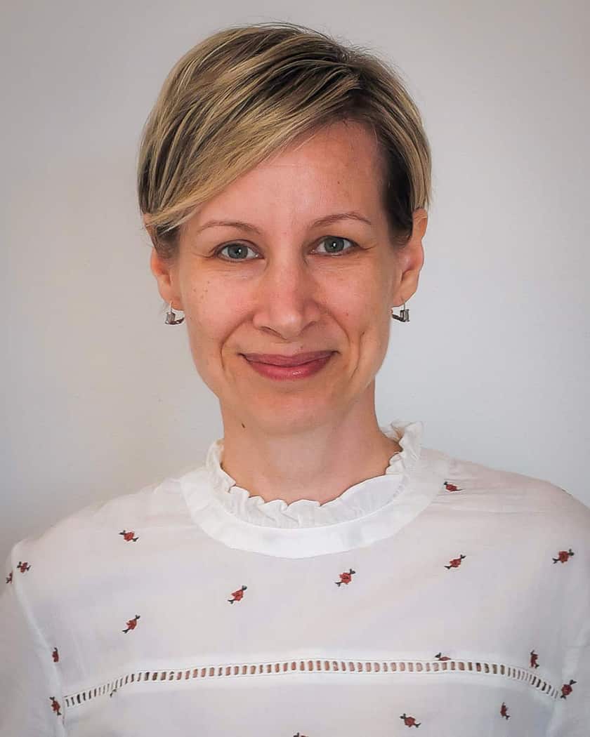 Daniela Kutinova:  MACIA unisce coaching e PNL con strategie di marketing per far crescere la tua professione in modo pratico, distintivo ed efficace.