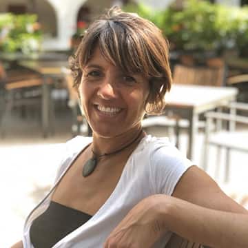 Aiuta i tuoi clienti a motivarsi e a cambiare con il corso che unisce coaching e linguistica per risultati concreti.