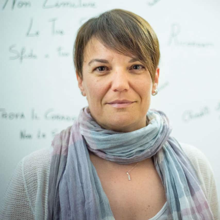 Rivoluziona il tuo approccio al coaching: impara a integrare tecniche linguistiche per trasformare comportamenti e motivazioni.