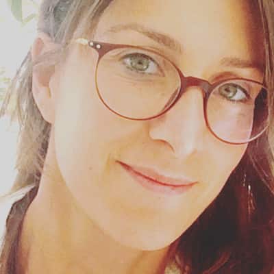 Impara a combinare coaching e linguistica per aiutare i tuoi clienti a raggiungere i loro obiettivi in modo efficace.